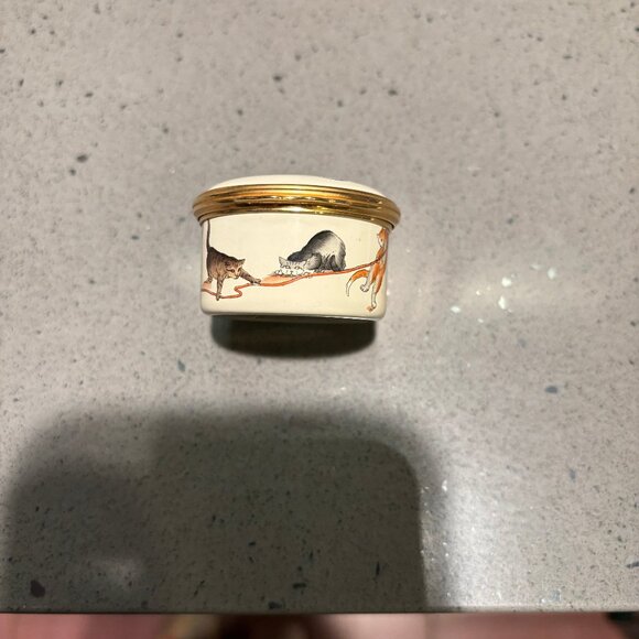 Never used Halcyon Days kitten/cat enamel trinket box - Picture 3 of 9